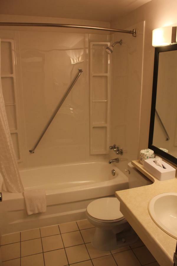 פרינס אלברט Coronet Hotel מראה חיצוני תמונה
